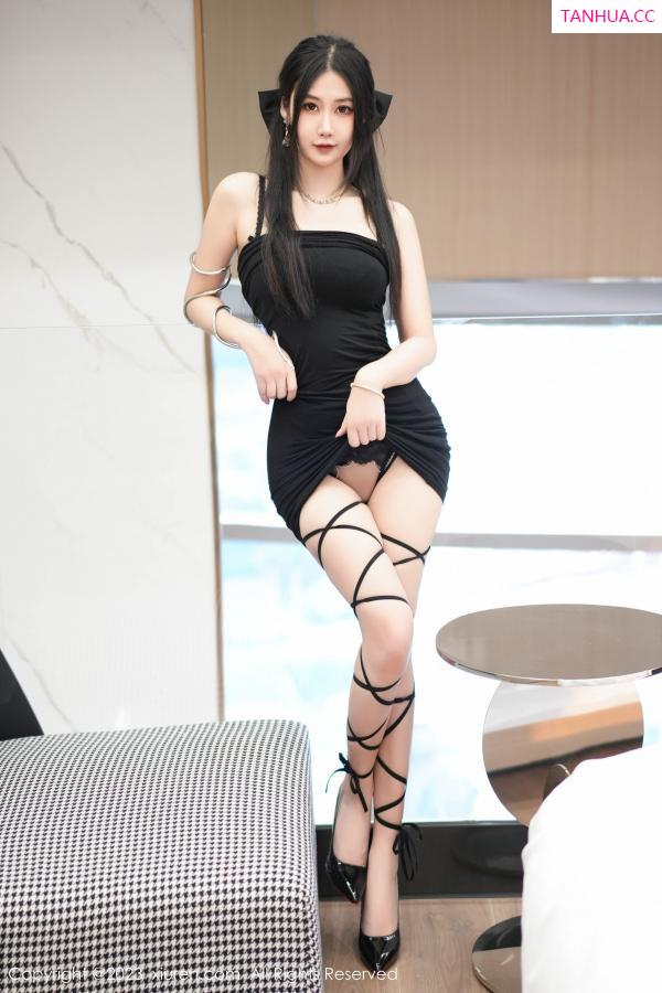 laura阿姣  [XiuRen]高清写真图 2023.09.15 No.7394 laura阿姣 妩媚美腿第3张图片